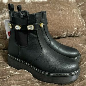 Steve Madden Amulet black Chelsea dupe